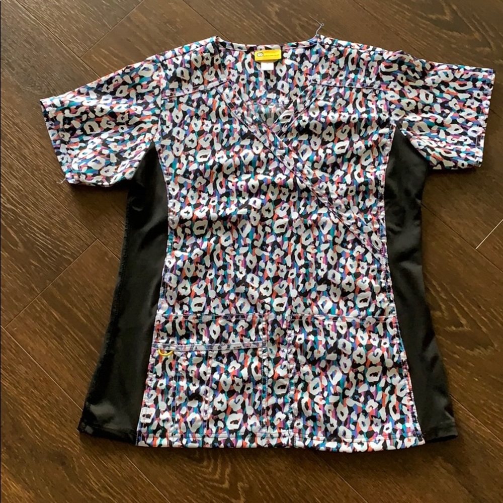 Size small WonderWink scrub top